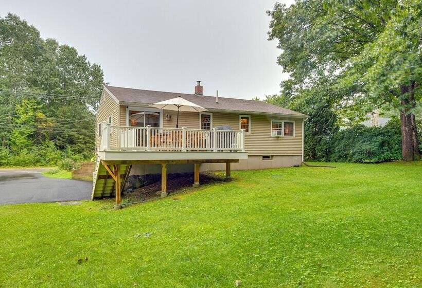 Rye Coastal Retreat W/ Deck & Outdoor Dining