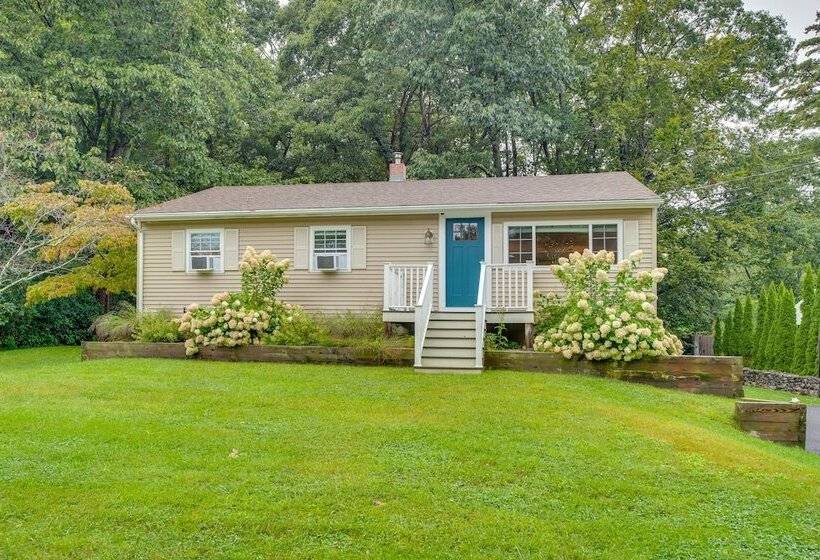 Rye Coastal Retreat W/ Deck & Outdoor Dining