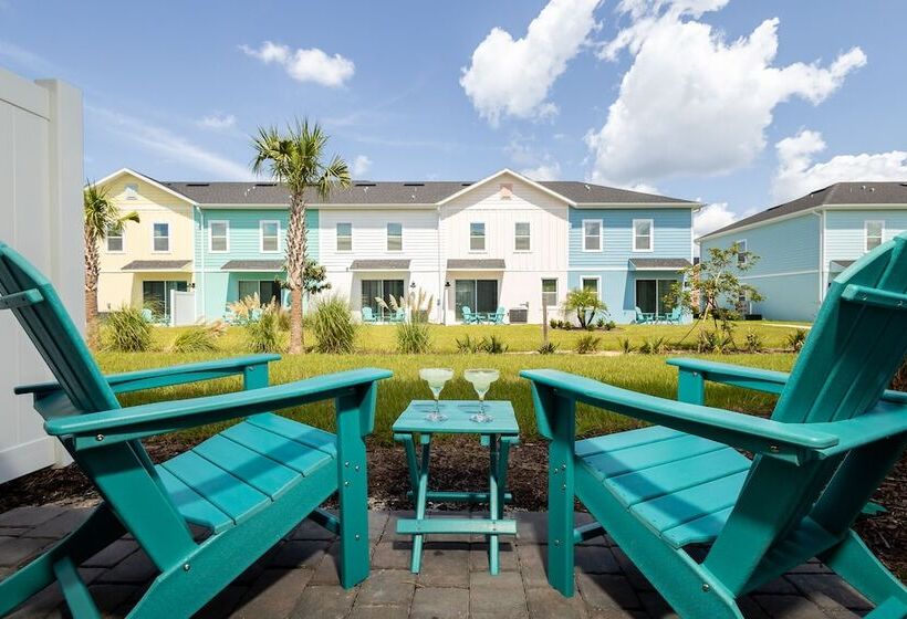 Sandy Bottoms At Margaritaville