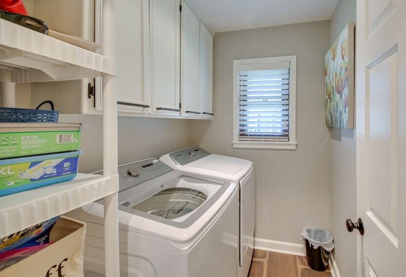 Peaceful Hot Springs Home: Deck W/ Water Views!