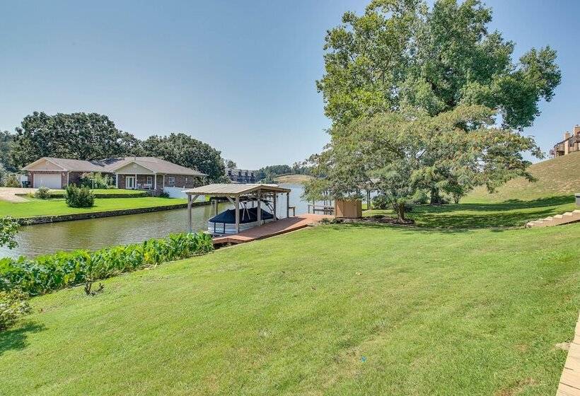 Peaceful Hot Springs Home: Deck W/ Water Views!