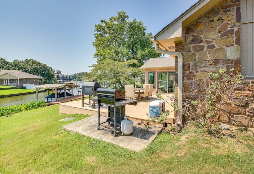 Peaceful Hot Springs Home: Deck W/ Water Views!