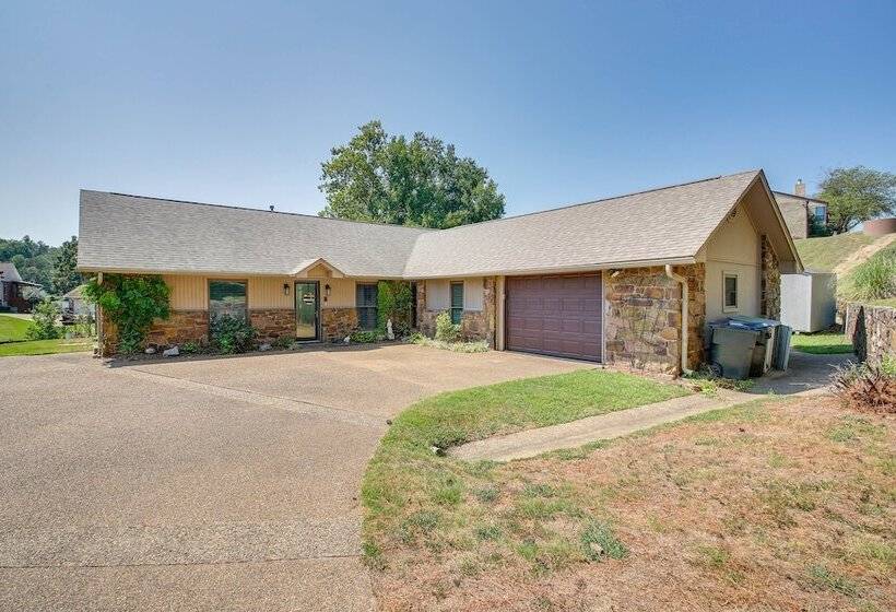 Peaceful Hot Springs Home: Deck W/ Water Views!