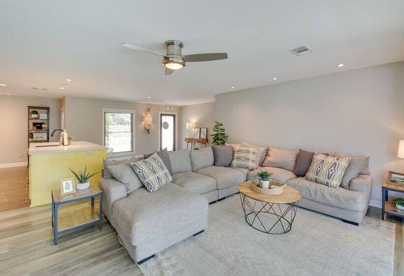 Peaceful Hot Springs Home: Deck W/ Water Views!