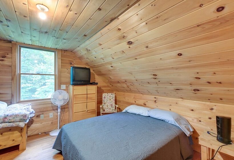 Secluded Harmony Cabin W/ Deck, Dock, Boats!