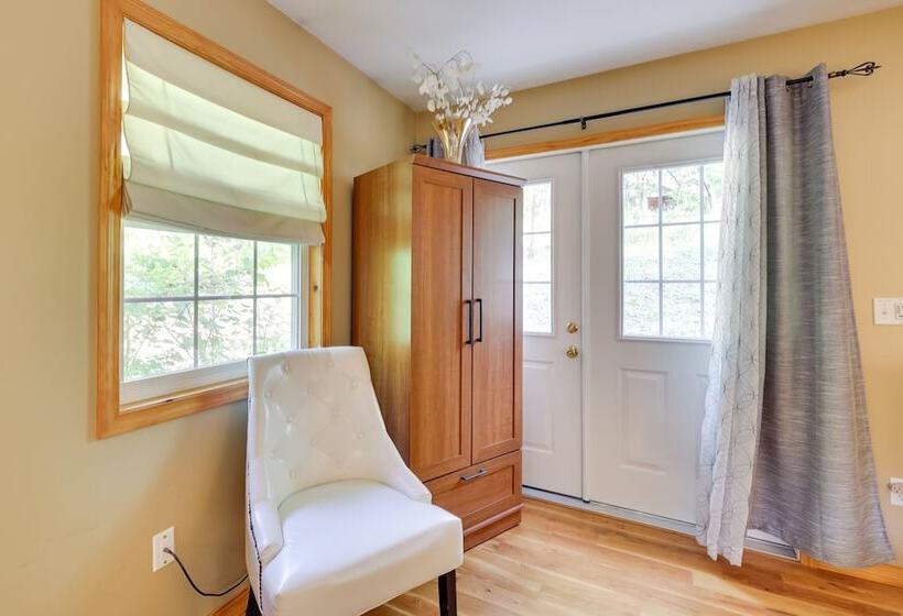 Secluded Ozark Mtn Cottage W/ Wraparound Deck