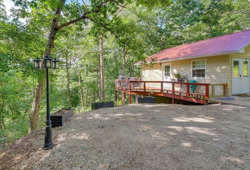 Secluded Ozark Mtn Cottage W/ Wraparound Deck