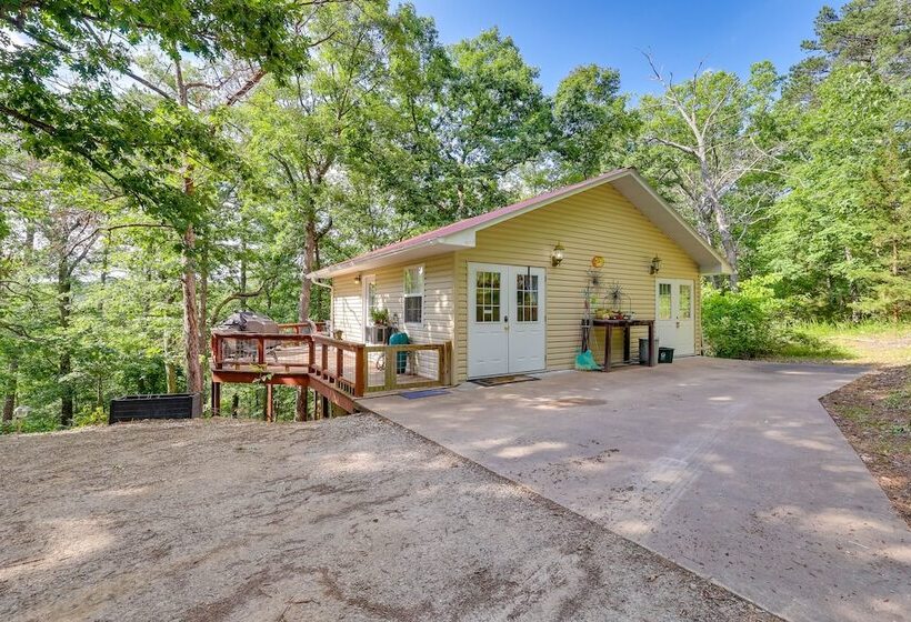 Secluded Ozark Mtn Cottage W/ Wraparound Deck