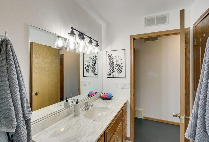 Secluded Wautoma Home W/ Fire Pit!