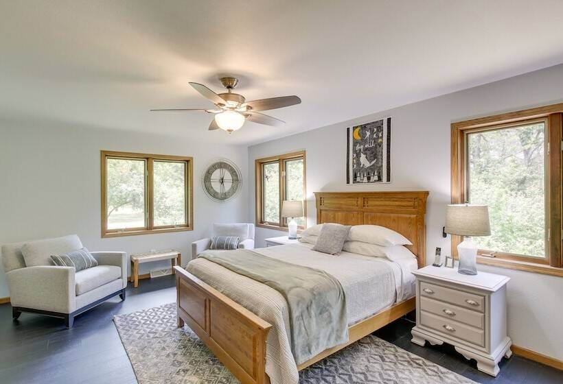 Secluded Wautoma Home W/ Fire Pit!