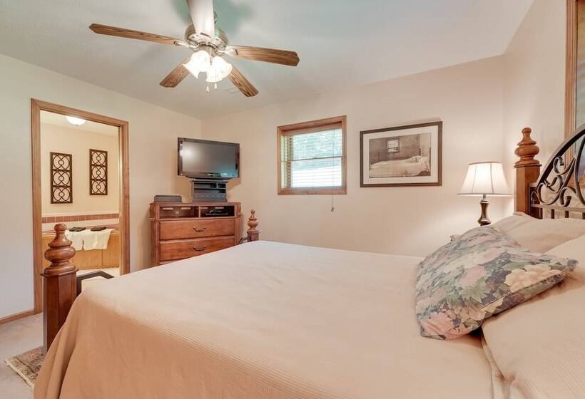 Serene Ava Countryside Home W/ Deck & Fire Pit