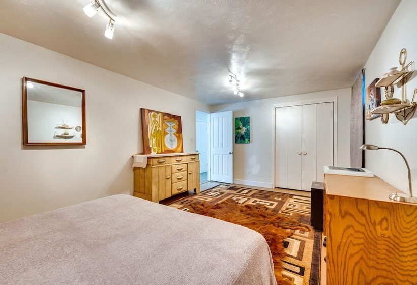 Serene Home W/ Hot Tub   6 Mi To Boulder Falls!