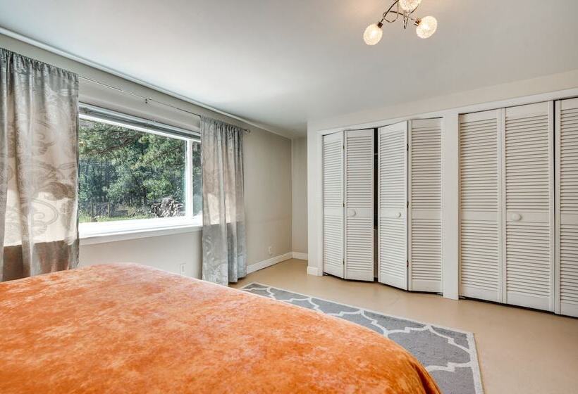 Serene Home W/ Hot Tub   6 Mi To Boulder Falls!