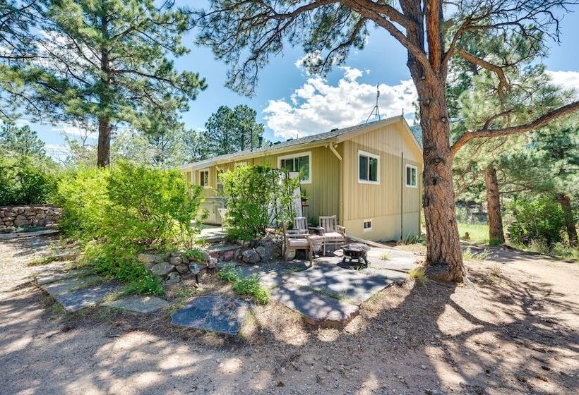 Serene Home W/ Hot Tub   6 Mi To Boulder Falls!