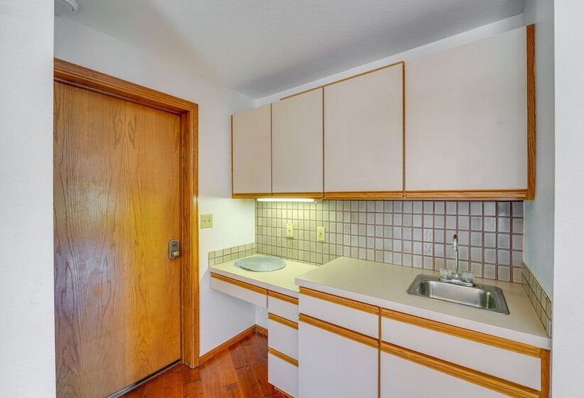 Serene La Conner Retreat W/ Fireplace & Deck!