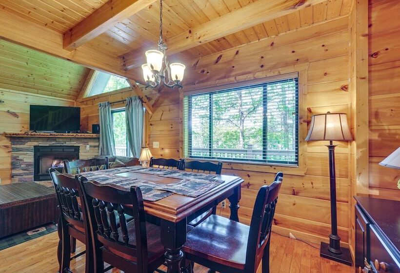 Sevierville Cabin W/ Hot Tub: 5 Mi To Pigeon Forge
