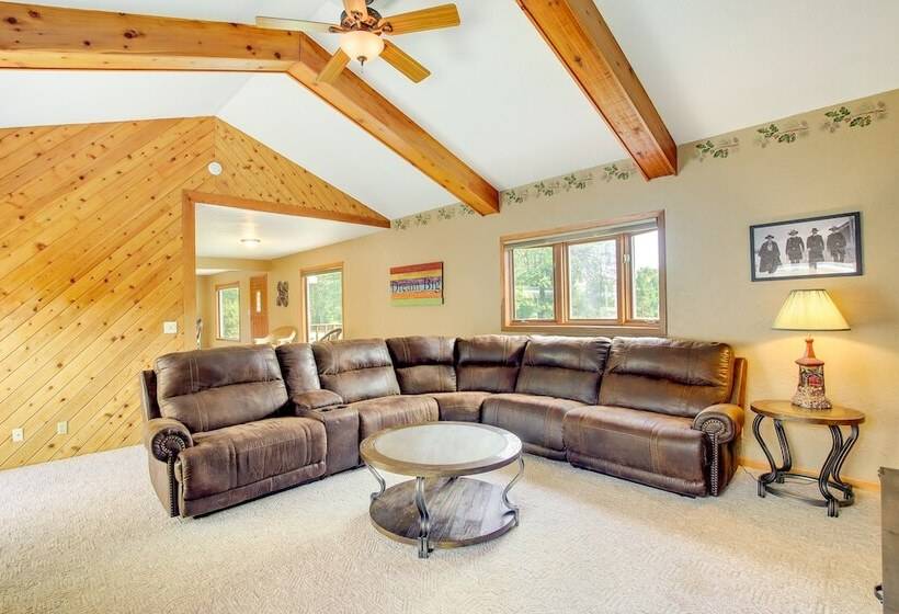 Shawano Vacation Rental: Close To Main Street!