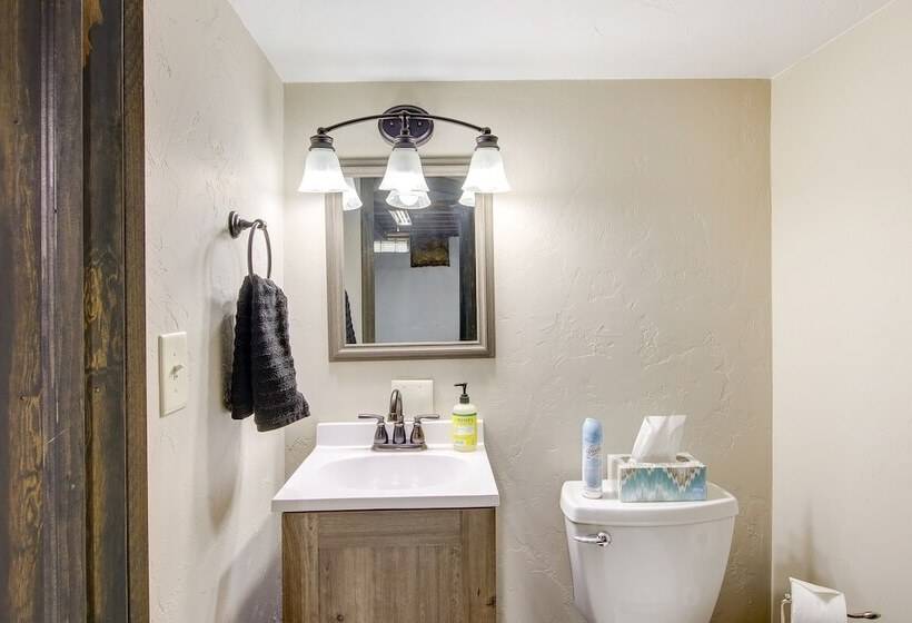 Shawano Vacation Rental: Close To Main Street!