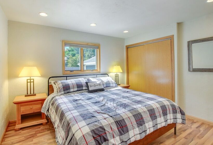 Shawano Vacation Rental: Close To Main Street!