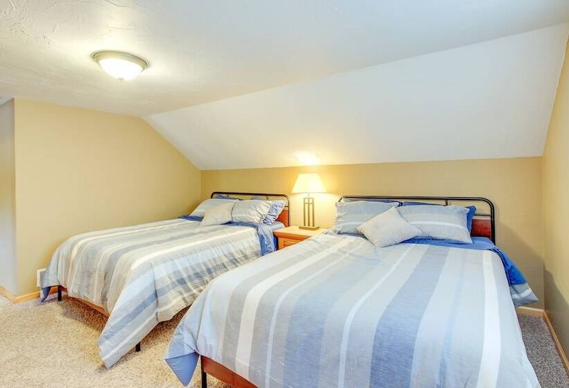 Shawano Vacation Rental: Close To Main Street!