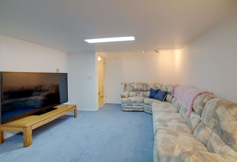 Simple + Charming Idaho Retreat W/ Patio!