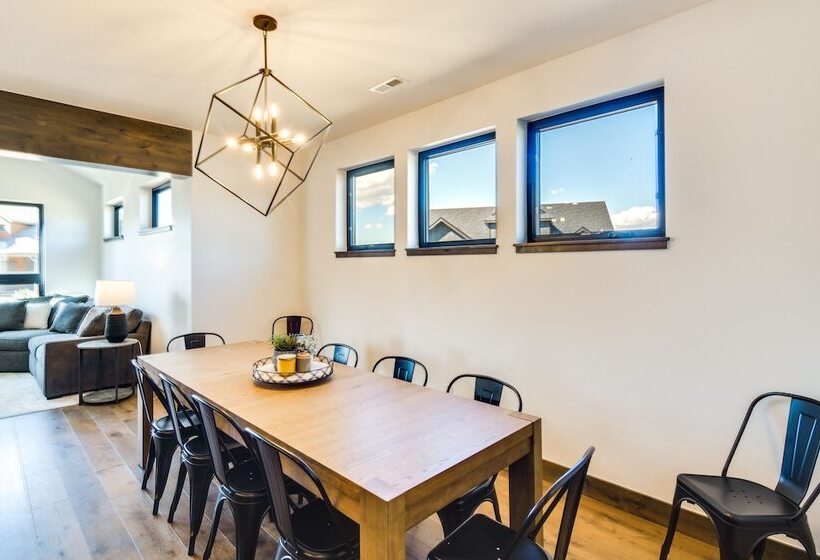 In Granby Ranch Ski Resort: Sleek Home W/ Hot Tub!