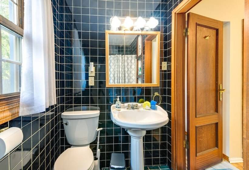 South Burlington Home W/ Seasonal Pool!