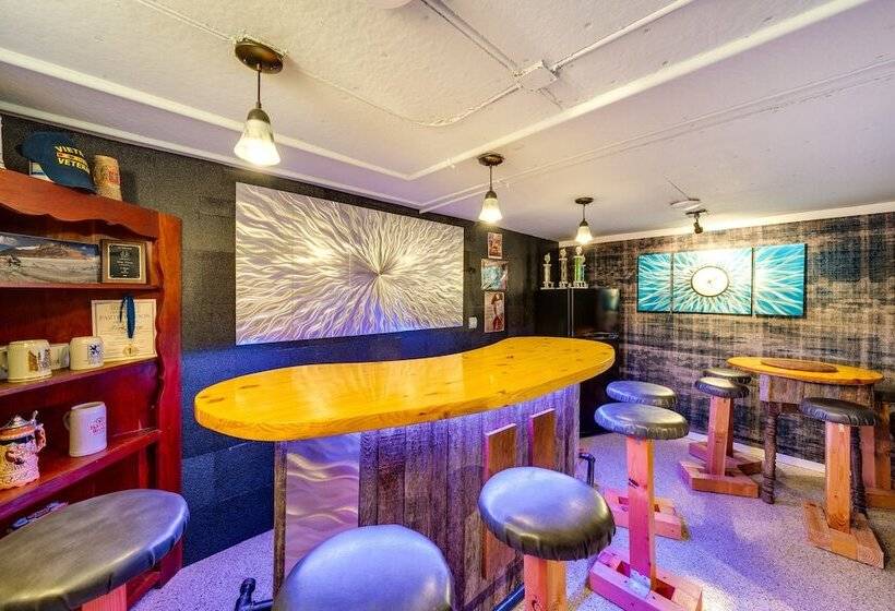 Spacious Beloit Retreat: Close To Parks & Trails!