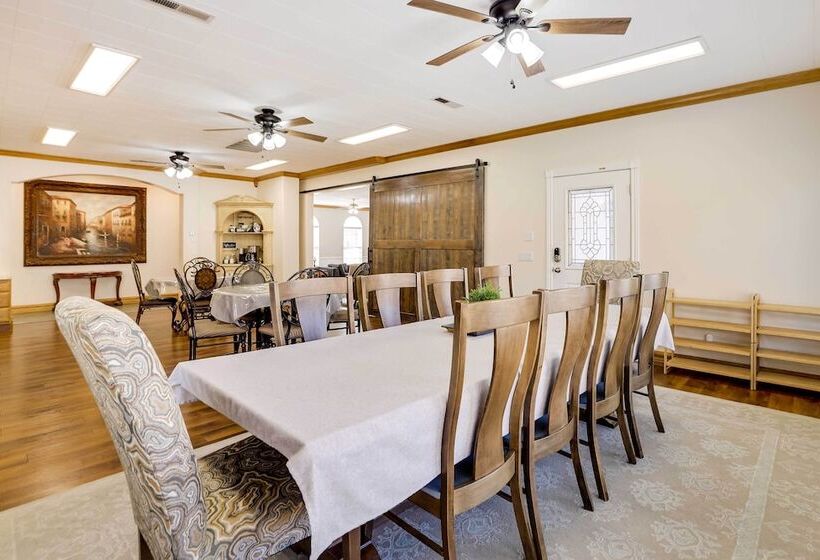 Spacious Hildale House W/ Large Deck!