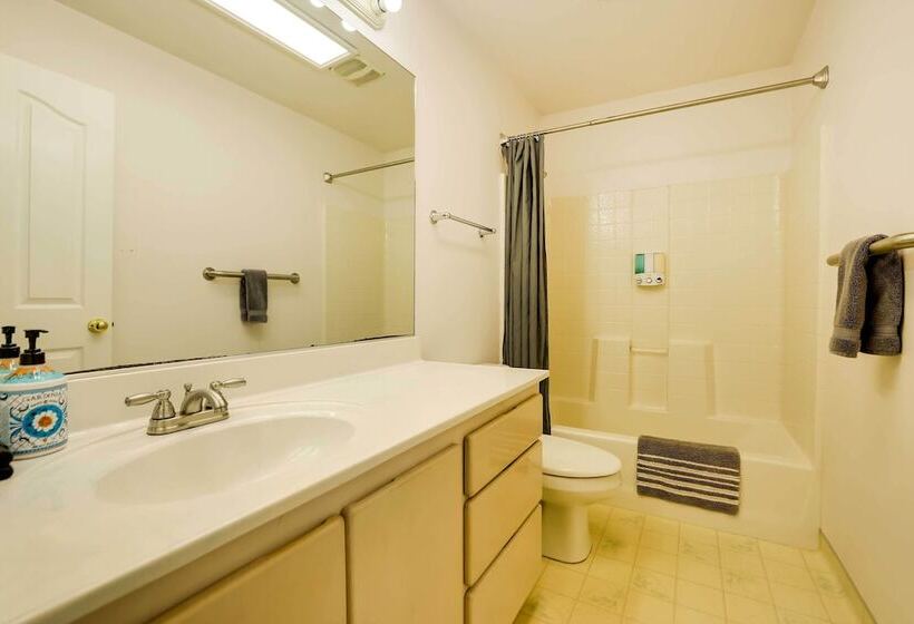 Spacious Hildale House W/ Large Deck!