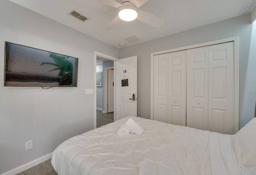 Spacious Kissimmee Oasis W/ Resort Style Amenities