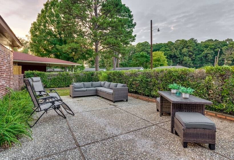 Spacious Little Rock Home W/ Patio 9 Mi To Dtwn!