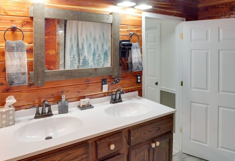 Spacious Mcminnville Vacation Home W/ Gas Grill!