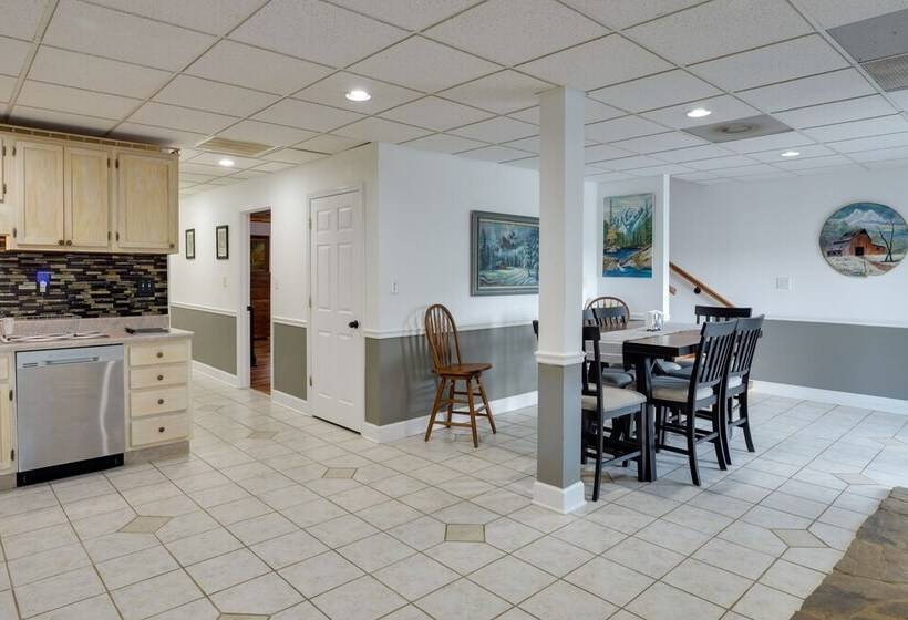 Spacious Mcminnville Vacation Home W/ Gas Grill!