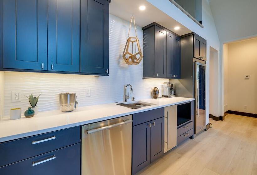 Spacious Michigan Home ~ 6 Mi To Boyne Mountain!