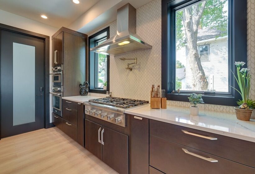 Spacious Michigan Home ~ 6 Mi To Boyne Mountain!