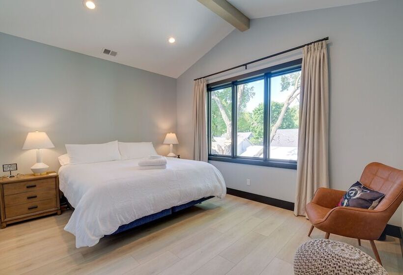 Spacious Michigan Home ~ 6 Mi To Boyne Mountain!