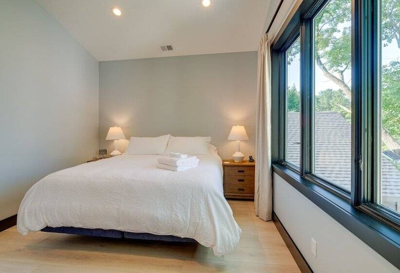 Spacious Michigan Home ~ 6 Mi To Boyne Mountain!