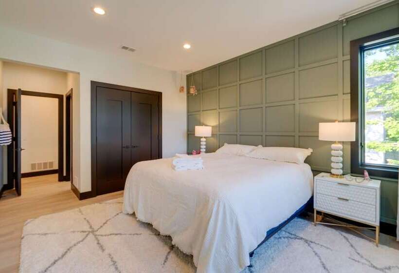 Spacious Michigan Home ~ 6 Mi To Boyne Mountain!