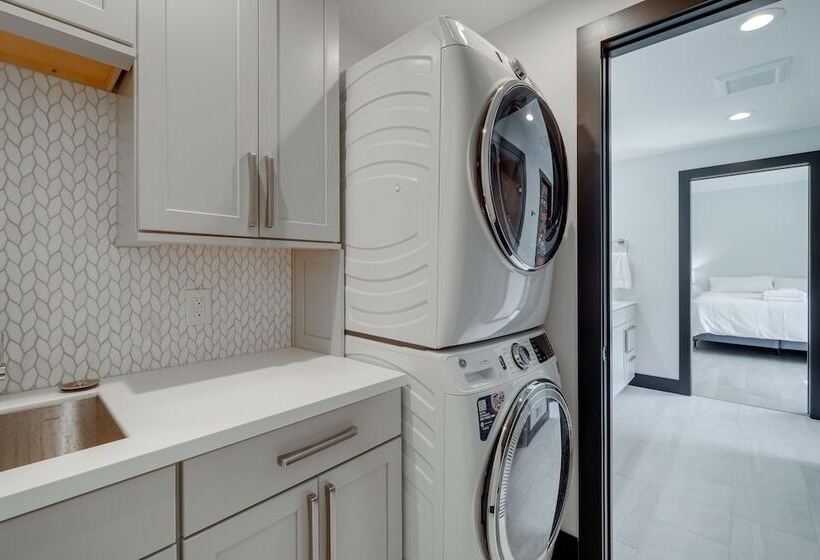 Spacious Michigan Home ~ 6 Mi To Boyne Mountain!