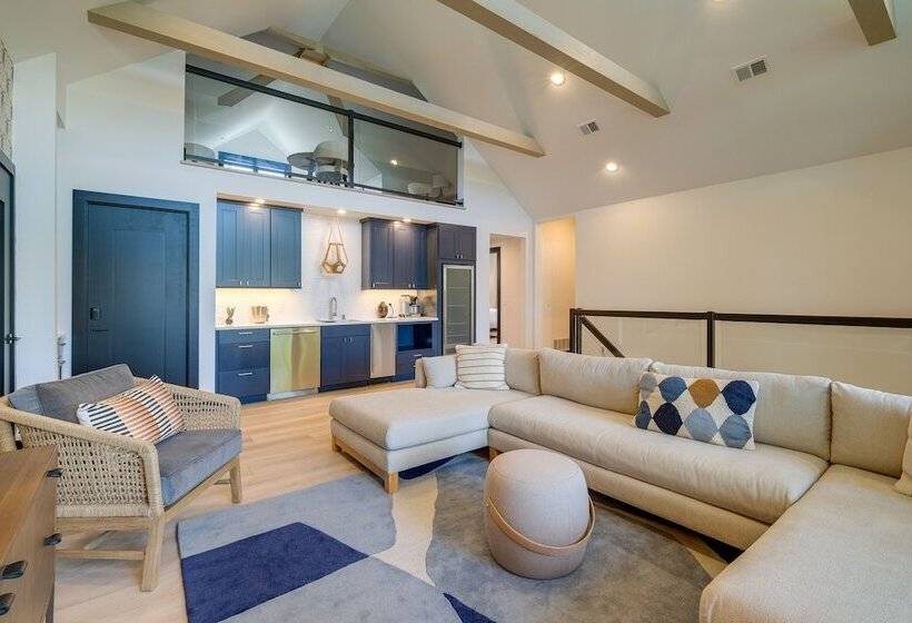 Spacious Michigan Home ~ 6 Mi To Boyne Mountain!