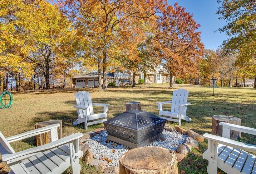 Spacious Retreat W/ Stunning Norfork Lake Views!