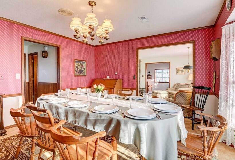 Spacious Retreat W/ Stunning Norfork Lake Views!