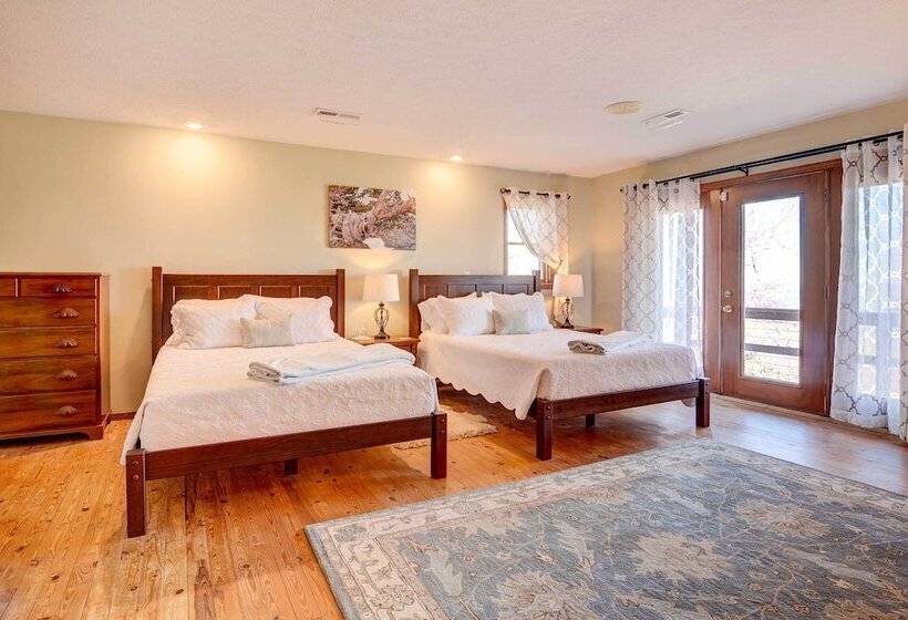 Spacious Retreat W/ Stunning Norfork Lake Views!