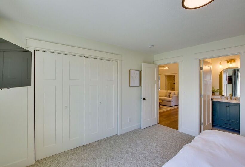 Spacious Utah Home W/ Hot Tub < 1 Mi To Bear Lake!