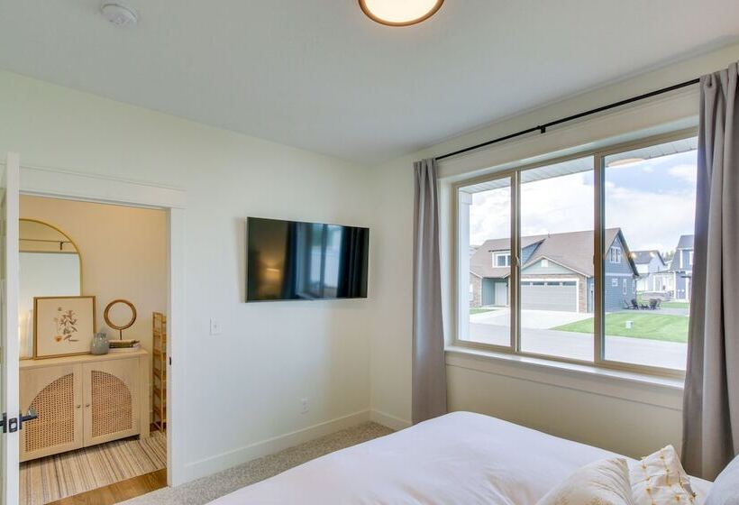 Spacious Utah Home W/ Hot Tub < 1 Mi To Bear Lake!