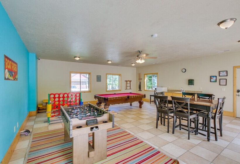 Spacious Utah Home W/ Hot Tub < 1 Mi To Bear Lake!