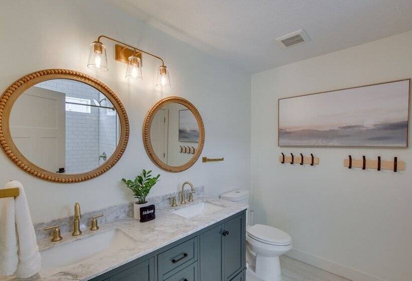 Spacious Utah Home W/ Hot Tub < 1 Mi To Bear Lake!