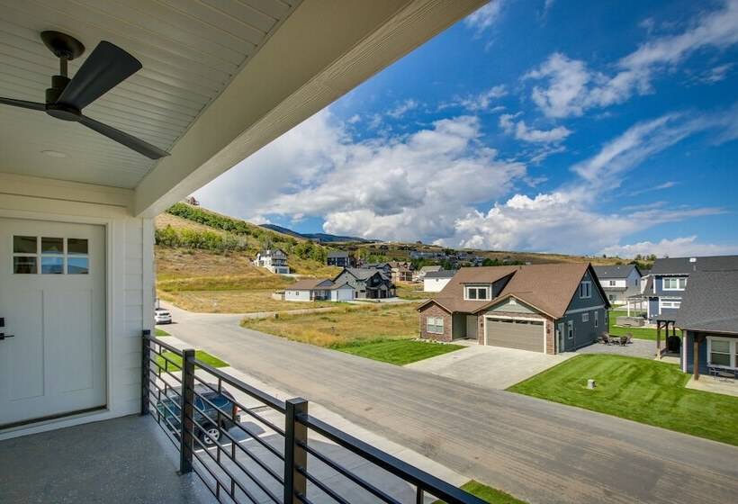 Spacious Utah Home W/ Hot Tub < 1 Mi To Bear Lake!