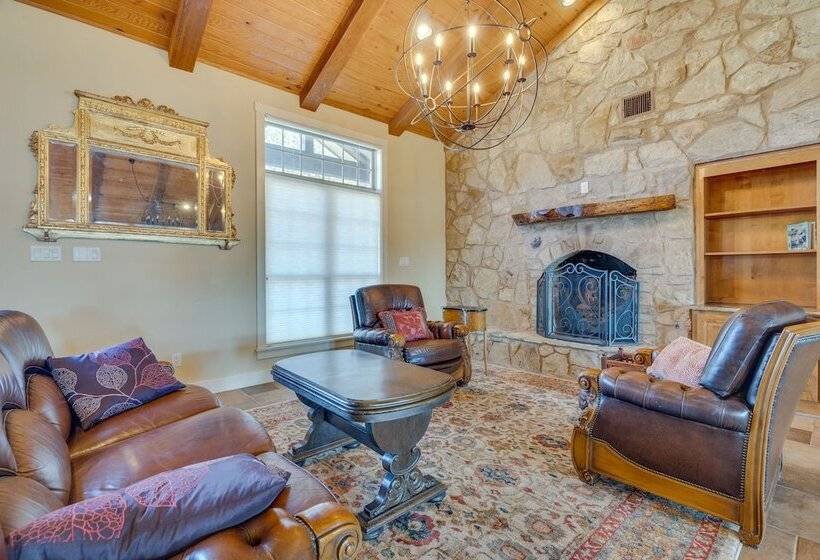 Sprawling Leander Home W/ Game Room!